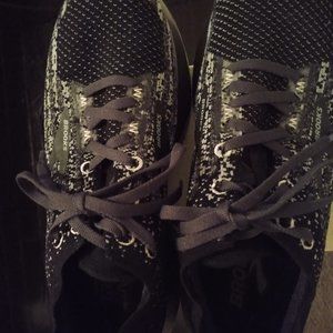 Woman Brooks DNA AMP Black,Silver and Gold Size 7